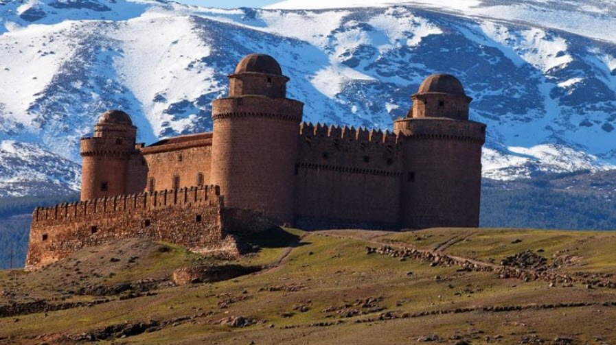 Castel Calahorra, Spain